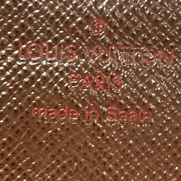 💯% Authentic Louis Vuitton Damier Ebene International Wallet✨ - Picture 9 of 10